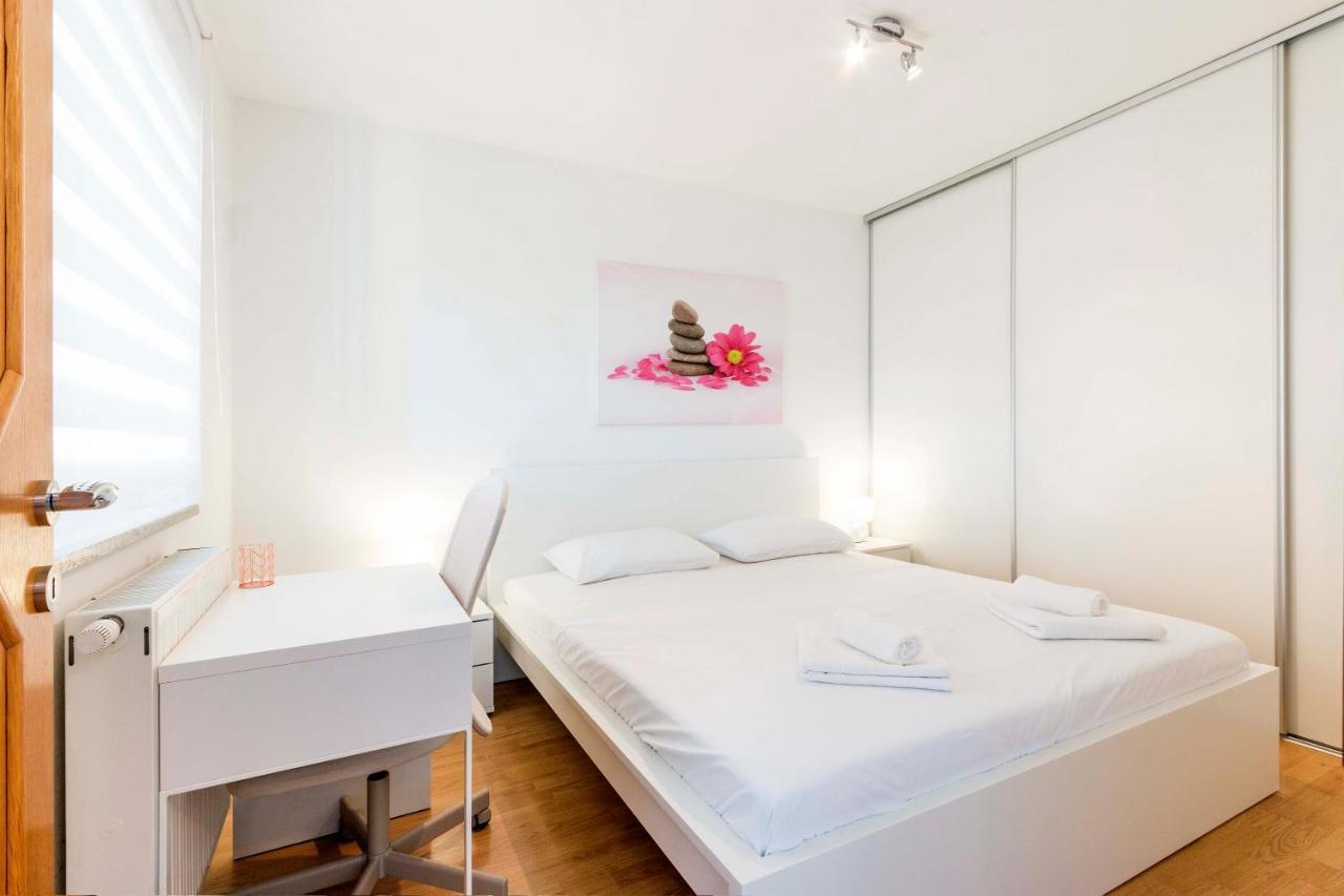Apartment Elena พูลา ภายนอก รูปภาพ