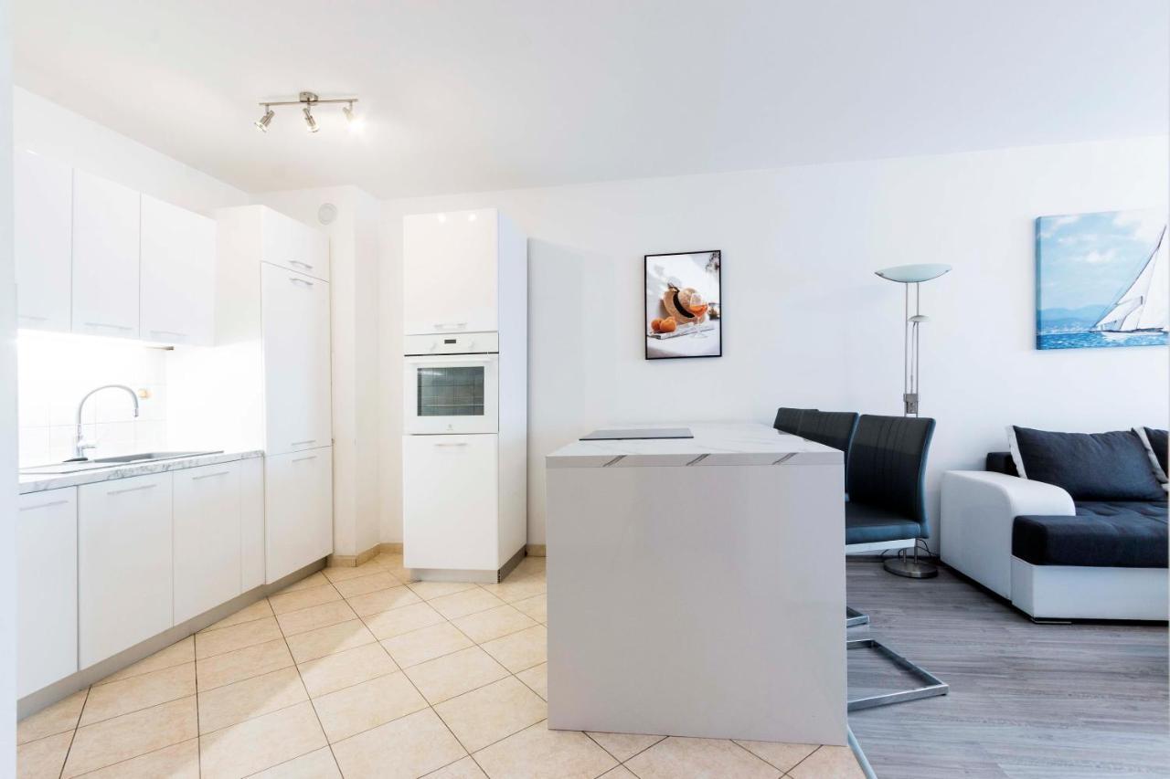 Apartment Elena พูลา ภายนอก รูปภาพ
