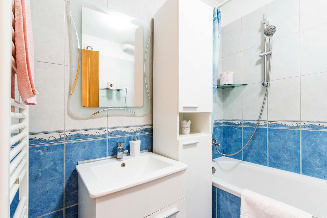 Apartment Elena พูลา ภายนอก รูปภาพ